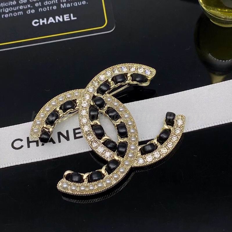 Chanel Brooch 185